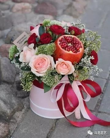 中秋花禮，果然會(huì)玩 當(dāng)傳統(tǒng)佳節(jié)遇上創(chuàng)意花卉消費(fèi)